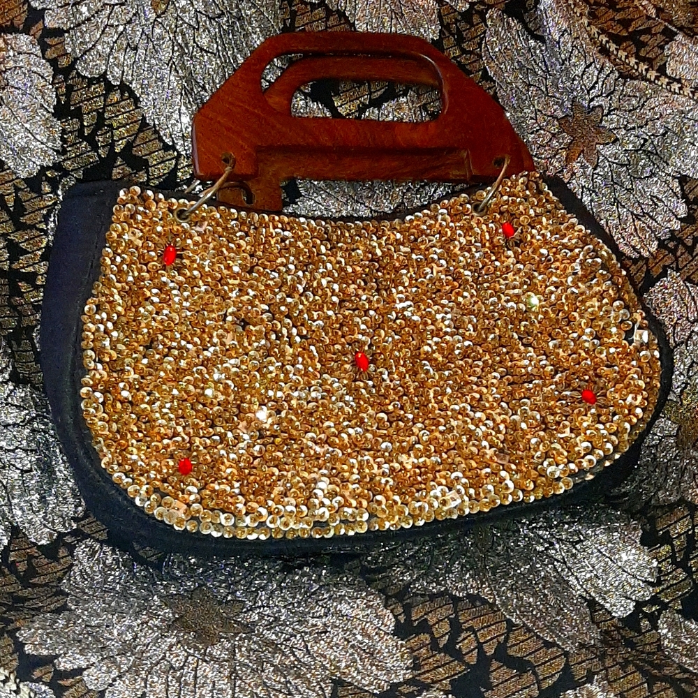 Vintage 70s sequin purse with wooden handles